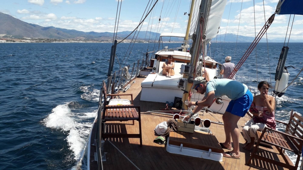 Velero Intrépido, expertos en paseos marítimos.